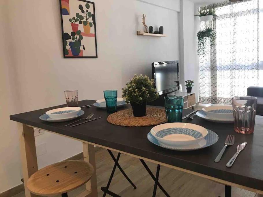 Ideal Apartamento En El Barrio De Las Delicias Малага Экстерьер фото